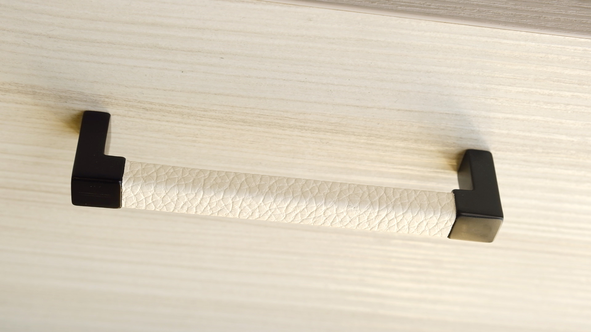 leather_modern_handle_OYS_app