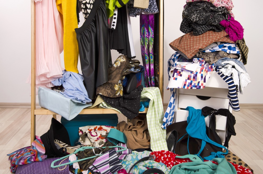 messy-closet